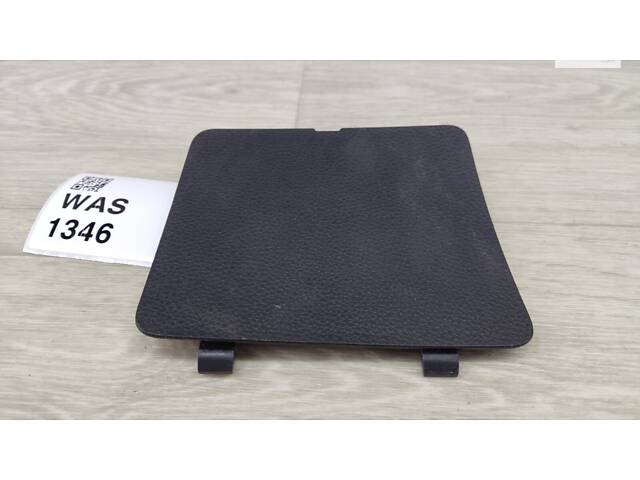Накладка заглушка обшивки крышки багажника левая Toyota RAV4 XA50 (2018-) 67848-42020