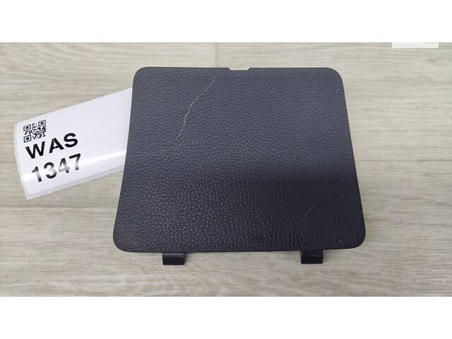 Накладка заглушка обшивки крышки багажника правая Toyota RAV4 XA50 (2018-) 67847-42060