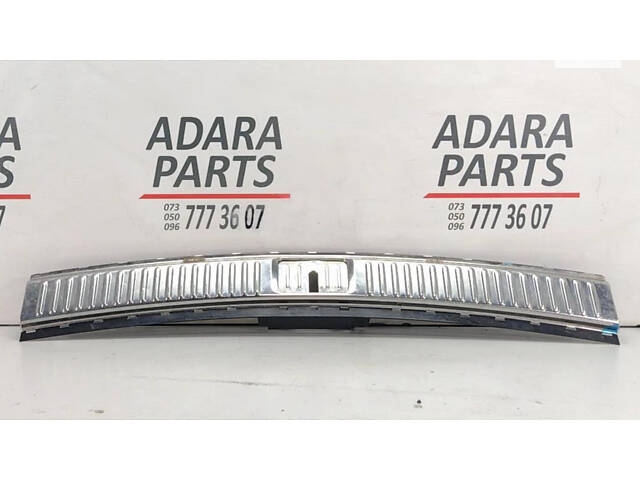 Накладка замка багажника для VW Touareg 2010-2014 (7P0863459F 5R5)