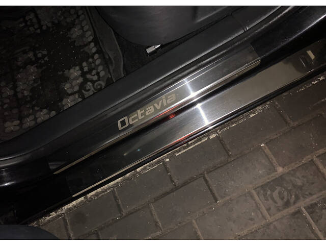 Накладки на пороги Carmos (8 шт, нерж.) для Skoda Octavia II A5 2010-2013 гг - Фото 1