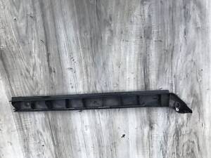 Направляющая заднего бампера левая Skoda Octavia A5, б/у 1Z5807863