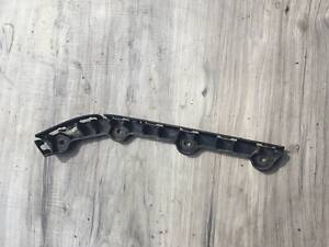 Направляющая заднего бампера правая Skoda Fabia 1, б/у.