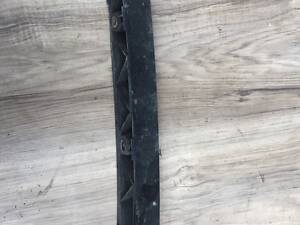 Направляющая заднего правого бампера Skoda Fabia MK2, б/у.