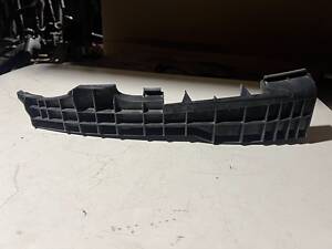 Направляющая бампера Левая Передняя Toyota 5211630070 Lexus GS 2005-2010
