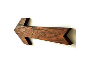 Настінна стрілка-покажчик 'Неймур' латте