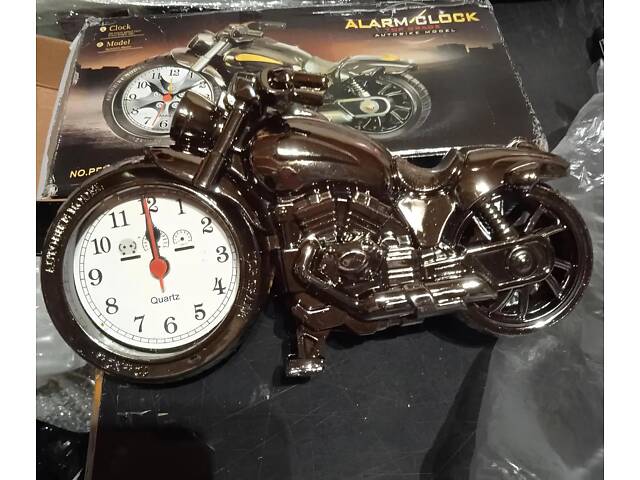 Настільний годинник з будильником у вигляді мотоцикла чорного кольору — інтер'єрний годинник-Байк RESTEQ 22,5×12,5 см - Фото 3