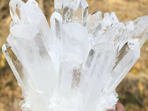 Натуральний камінь білого кварцу White Quartz 100 г — природний мінерал для медитації, колекції та декору