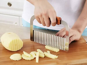 Нож для фигурной нарезки сыра, овощей и фруктов слайсер (для картошки фри) с деревянной ручкой