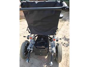 Новий інвалідний візок з електроприводом