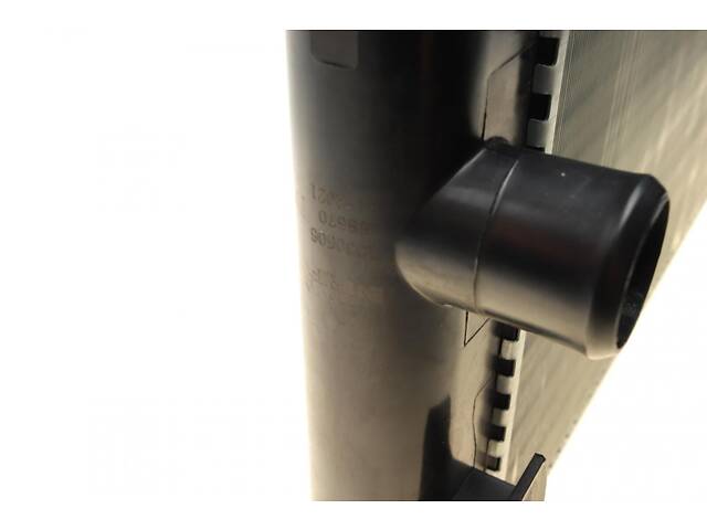 NRF 58670 Радіатор охолодження Opel Ascona C/Kadett D 1.3-2.0i 81-88 - Фото 3