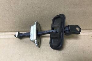 Ограничитель двери задн. пров. NISSAN QASHQAI 07-14 80430-JD000