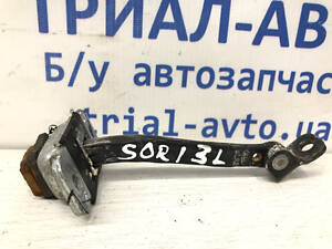 Ограничитель дверей задний левый Kia Sorento BL 2.5 DIESEL D4CB МКПП 2002 (б/у)
