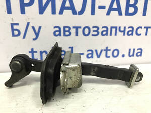 Ограничитель двери задний правый Nissan Qashqai J10 2.0 БЕНЗИН MR20DE 2006 (б/у)
