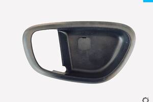 Ободок вутренний ручки двери левый Hyundai I10 PA 82611-0X000