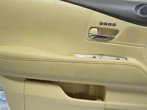 Обшивка двери (карточка) перед лев Lexus RX350 RX450h 10-15 беж (01) 67620-0E020-C1