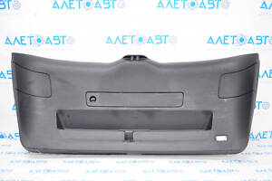 Обшивка дверей багажника нижня Audi Q5 8R 09-17 чорна, потерта, без заглушки