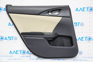 Обшивка двери карточка задняя левая Honda Civic X FC 16-21 4d тряпка черная с беж вставкой, царапина