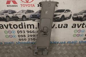 Обшивка стійки центральна верхня права MR576070 Mitsubishi Grandis 2003-2008