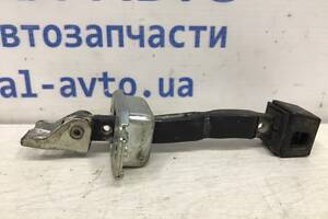 Ограничитель двери передний правый Mitsubishi Lancer 10 1.8 БЕНЗИН 4B11 2007 (б/у)