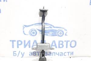 Ограничитель двери задний левый Mitsubishi Outlander XL 2.4 2007 (б/у)