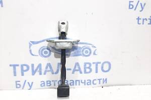 Ограничитель двери задний правый Mitsubishi Lancer 10 1.5 2007 (б/у)