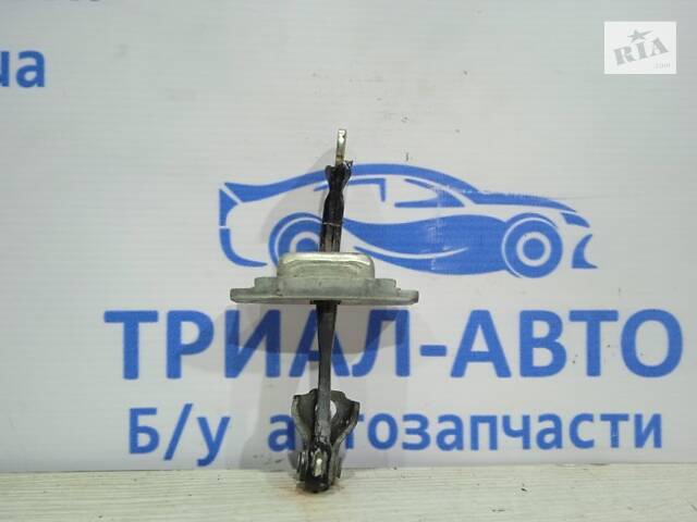 Ограничитель двери задний правый Toyota Corolla E140 2006 (б/у)