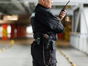 Охоронна компанія запрошує на роботу охоронників.