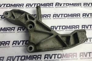 Задний кронштейн коробки Opel Astra H 1.9 СDTI 2004-2010 24459826