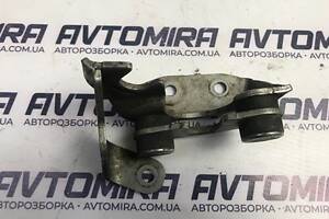 Кронштейн кріплення КПП Opel Astra H 1.9 СDTI 2004-2010 55355403