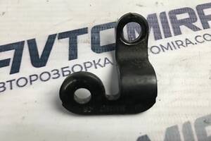 Кронштейн топливной рейки Opel Astra J 1.7CDTI 2009-55572507