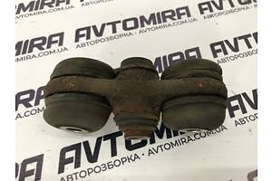 Кронштейн реактивной тяги Opel Astra J 2009-13262449