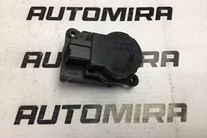 Моторчик заслонки обогревателя салона Opel Astra J 2009-2015 DA644001U