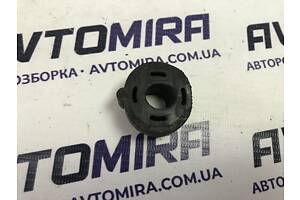 Демпфер радиатора правый Opel Corsa D 2006-2014 55700545