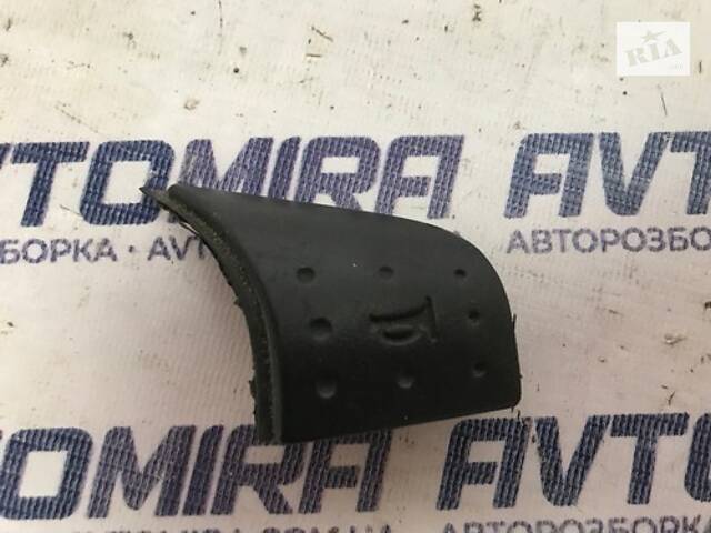 Накладка кнопки сигналу права Opel Meriva A 2003-2010 6242078