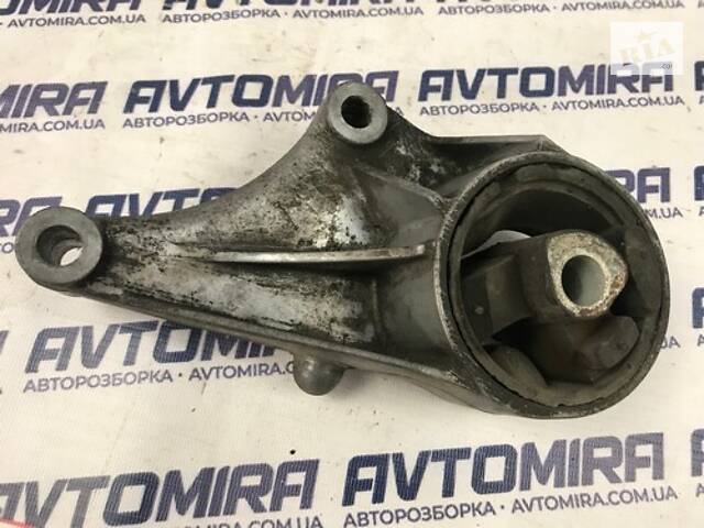 Опора двигателя передняя Opel Zafira B 1.6 16V 2005-2011 5684137