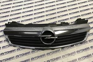 Решітка радіатора Opel Zafira B 2005-2008 13157590