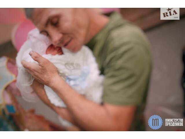 Организация выписки жены и ребенка из роддома Одесса - Фото NaN