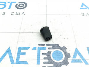 Отбойник двери багажника Toyota Prius V 12-17 на двери, малый