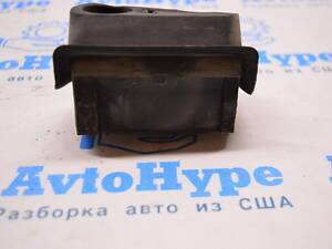 Отбойник двери зад лев Toyota Sequoia 2008-2022