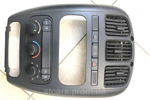 Панель консолі кліматизації Chrysler Voyager 01-07rr 05142870AA