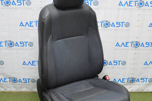 Пассажирское сидение Toyota Highlander 14-16 с airbag, комбинир кожа черн, механ, надрыв кожи