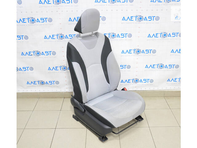 Пасажирське сидіння Toyota Prius 50 16- без airbag, механічне, ганчірка сіра, під хімчистку