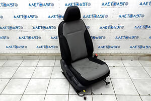 Пассажирское сидение VW Jetta 11-18 USA без airbag, механическое, тряпка черная с светло-серой вставкой, под химчистку