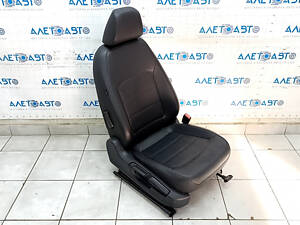 Пассажирское сидение VW Passat b8 16-19 USA с airbag, механическое, кожа черная, царапины на пластике