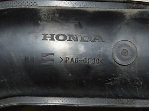 Патрубок інтеркулера лев четвертий Honda Accord 18-пластик (02) 17294-6A0-A01