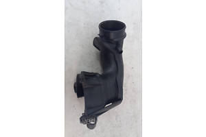 Патрубок интеркулера Mercedes W203 W211 1.8 2009 гг A2710900629