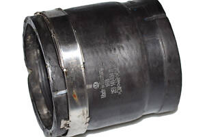 Патрубок интеркулера от турбины к радиатору 2E0145834B VW Crafter 06-16