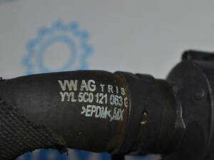 Патрубок на обрыв охлаждения вспомогательный первый VW Passat b7 USA 1.8 (05) 5c0122051N
