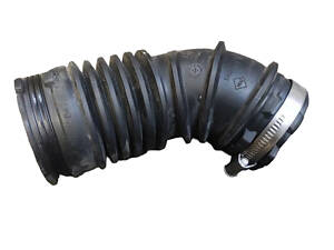 Патрубок воздуха от КВФ 1.5DCI 8V 165758477R RENAULT Kangoo 09-17, Logan 13-, Sandero 13-, Lodgy 12-22, Dokker 12-21, Du