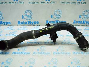 Патрубок воздушный лев зад резиновый VW Jetta 11-18 USA 1.8T (03) 5C0-145-838-B